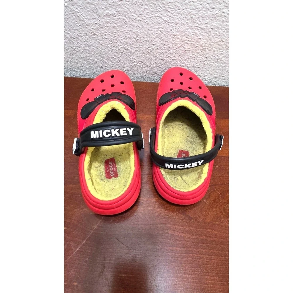 Crocs Disney Mickey Mouse Red Clog Slip on Shoes Fuzzy‎ Lining Kids Size J 3